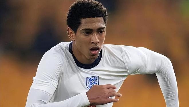 冲上热搜！姆巴佩失宠，佛爷亲自出马约谈英超头牌，意图打造全新银河战舰