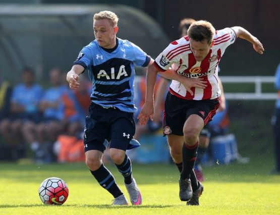 中超：广州队客场3-0横扫深圳队