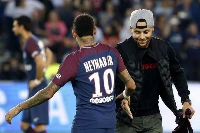 羽毛球体育新闻最新动态 国际赛场竞争激烈